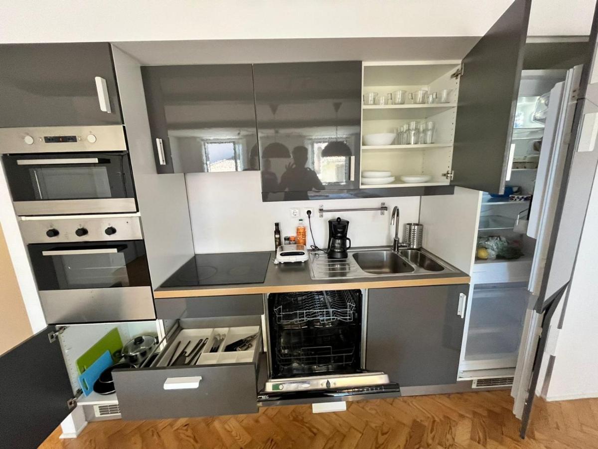Very In Apartment Lisbon